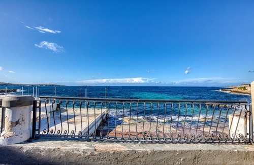 Bugibba Apartamento | Stylish 1-Bedroom Studio Bay Square 3