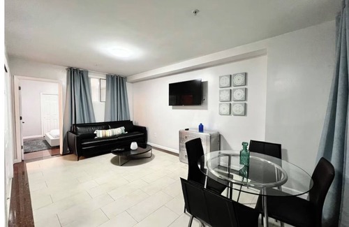 Chinatown Apartamento | Stylish 1Bd Apt next to Convention Center