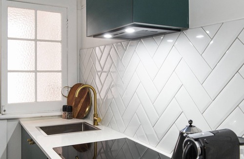 West Perth Apartamento | Stylish 1BR APT in West Perth with Parking!