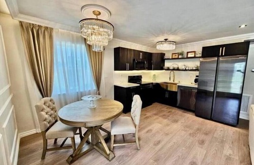 Middle River Terrace Casa | Stylish 1BR Condo w/ Pool, Near Nightlife & Beaches