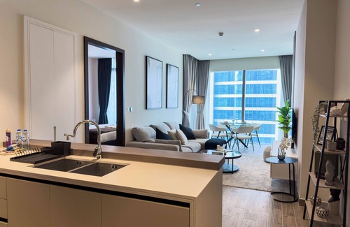 Dubai Marina Apartamento | Stylish 1BR Hotel Apartment Overlooking the Marina