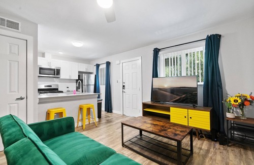 Highland Apartamento | Stylish 1BR Near UT Highland Evonify