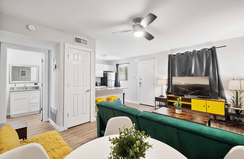Highland Apartamento | Stylish 1BR Near UT Highland Evonify