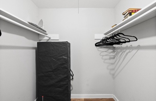 North Loop Apartamento | Stylish 1BR Near UT Highland Evonify