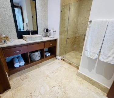 Las Terrenas Apartamento | Stylish 1BR, Pools & Walk to Beach - Sublime