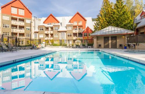 Whistler Creekside Casa | Stylish 1BR, Sleeps 4 Pool, Hot Tub, Walk to Shops