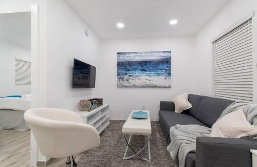 Hollywood Apartamento | Stylish 1BR Walk to the Beach 1