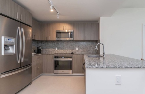 Doral Apartamento | Stylish 1BR with Balcony | Heart of Downtown Doral