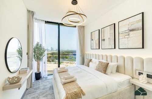 Nad Al Sheba Apartamento | Stylish 1BR with City and Partial Burj View by BMS