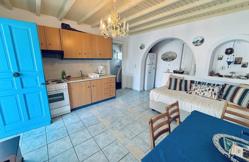 Ornos Apartamento | Stylish 2 Bd Escape Apt at Ornos Beach