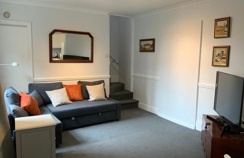 Stansted Apartamento | Stylish 2 Bedroom Cottage in Bishop's Stortford by BookedUK