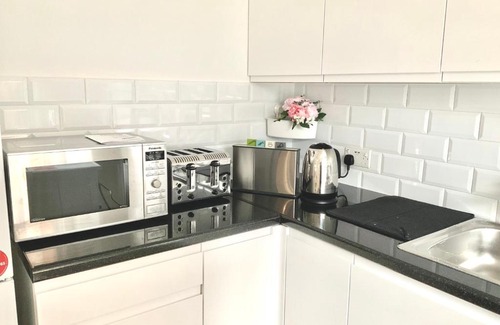 Stansted Apartamento | Stylish 2 Bedroom Cottage in Bishop's Stortford by BookedUK