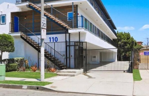 Inglewood Apartamento | Stylish 2 bed 1 and half Bath Apartment near Sofi Stadium, LAX, Forum