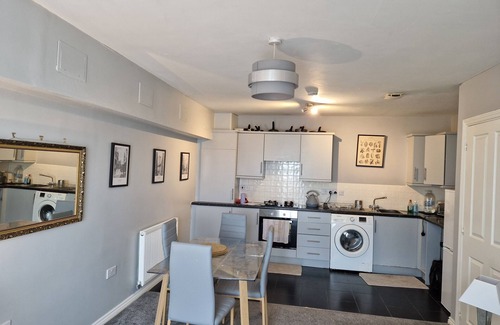 Coventry Apartamento | Stylish 2-Bed Apartment - Sleeps 4, Parking & WiFi