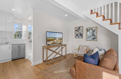 Henley Beach Apartamento | Stylish 2-Bed Home Steps from Henley Beach