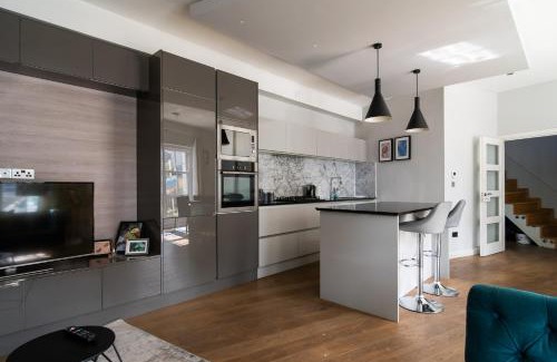 Cantelowes Apartamento | Stylish 2-Bed Home in Camden Special Price Due to Maintenance Road Works Nearby