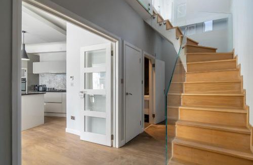 Cantelowes Apartamento | Stylish 2-Bed Home in Camden Special Price Due to Maintenance Road Works Nearby