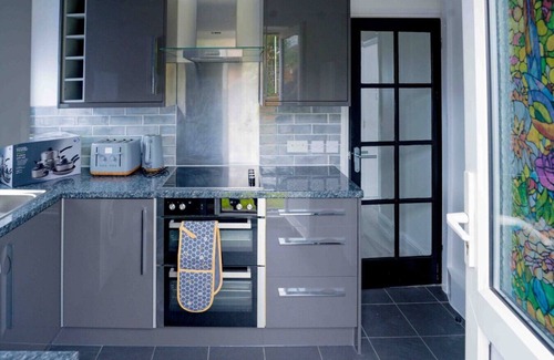 Belvedere Apartamento | Stylish 2-bed retreat near transport links