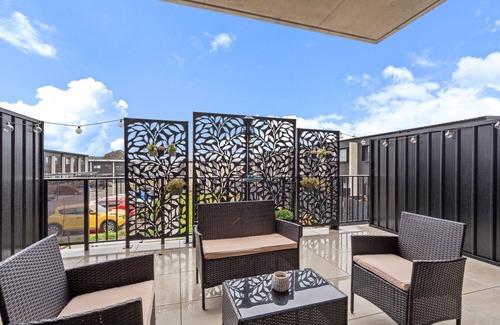 Taylor Apartamento | Stylish 2-Bed Townhouse with Balcony