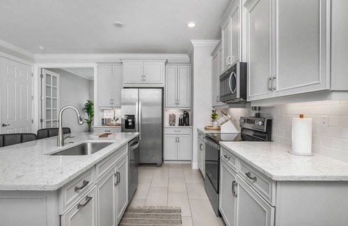 Bonita Springs Casa | Stylish 2-bedroom + Den house in Seasons at Bonita Pickleball Gym Community Pool
