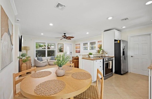 Tequesta Casa | Stylish 2-Bedroom, 2-Bathroom Home with Heated Pool – Just Steps from the Beach!