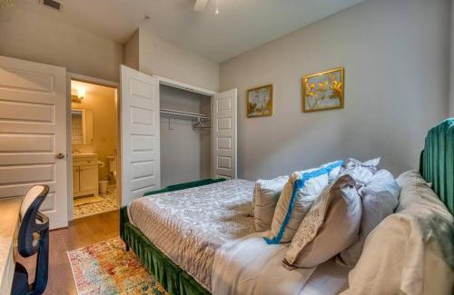 Fairlawn Apartamento | Stylish 2-Bedroom/2Bath Hideaway