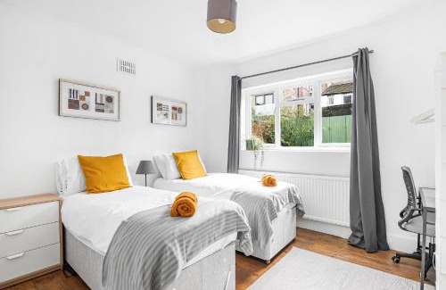 Tooting Apartamento | Stylish 2-Bedroom Apartment SW17 London 5 Guests