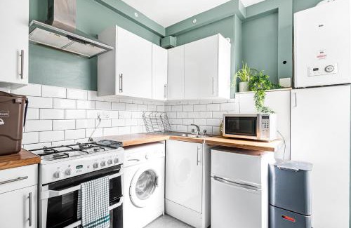 Tooting Apartamento | Stylish 2-Bedroom Apartment SW17 London 5 Guests