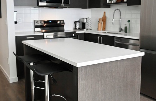 Fleetwood Apartamento | Stylish 2-Bedroom Condo Premium Comfort, Central Location sleeps 4