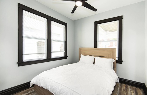 Tower Grove South Casa | Stylish 2-bedroom home with free parking on street
