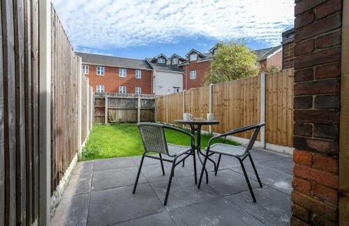 Derby Apartamento | Stylish 2 Bedroom Home with Free on Street Parking