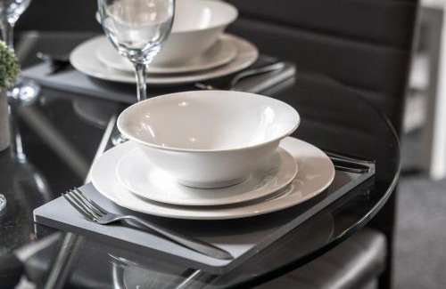 Oldbury Casa | Stylish 2-Bedroom House in Oldbury Sleeps 4