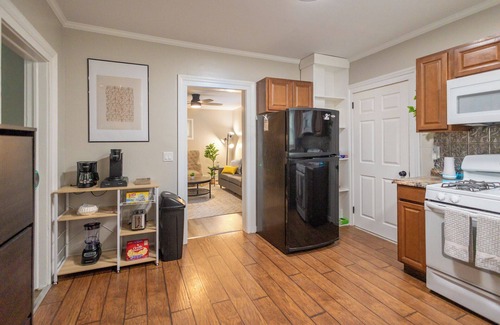 Dover Apartamento | Stylish 2 Bedroom, Pet friendly w/fenced-in yard, Laundry, Private Entrance