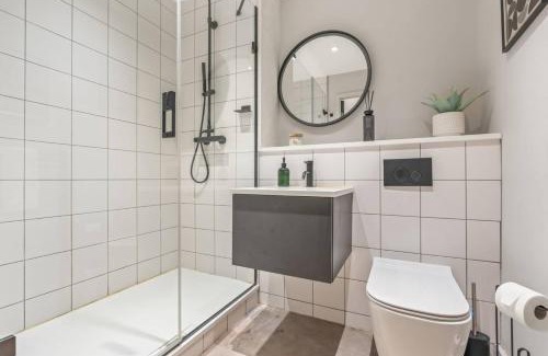 Bordesley Apartamento | Stylish 2-Bedroom Stay for 6 in Digbeth, Includes Parking and High-Speed Internet