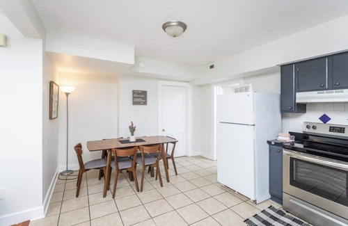 Waynesboro Apartamento | Stylish 2 Bedroom Unit-Convenient Downtown walkable location, Close to 151, Blue Ridge Parkway, Brew