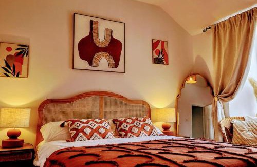 Paul Casa | Stylish 2-BR cottage near Mousehole - garden and and parking