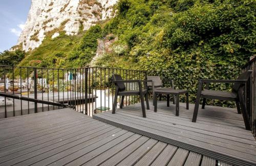 Dover Casa | Stylish 2BD Family Hideaway in Dover