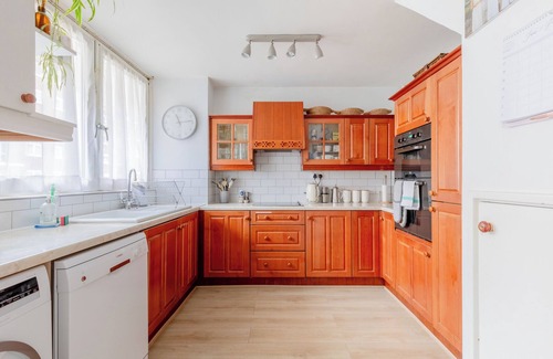 Larkhall Apartamento | Stylish 2BD Home with Private Garden, Nine Elms