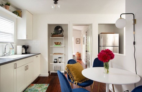Carlson Park Casa | Casa moderna y soleada casa de campo en la ciudad de Culver