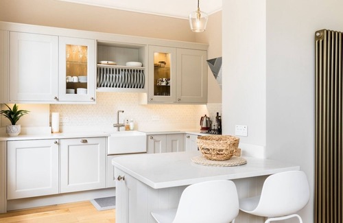 Lillington Apartamento | Stylish 2Bed in Leamington Spa with Parking | Pass The Keys