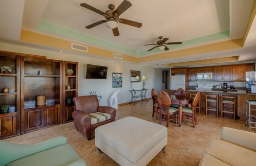 San Diego Condominio | Stylish 2BR Coastal Retreat in Gran Pacifica Paradise