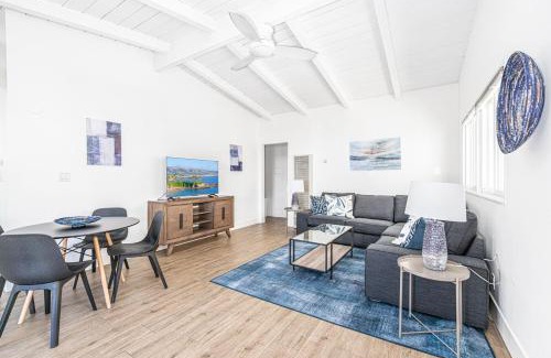 Balboa Peninsula Casa | Stylish 2Br Cottage W Large Patio One House From Beach By Beachview Rentals