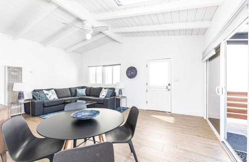 Balboa Peninsula Casa | Stylish 2Br Cottage W Large Patio One House From Beach By Beachview Rentals