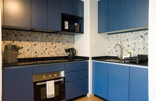 Apoquindo Apartamento | Stylish 2BR Flat for 5 in Lively Las Condes Oasis
