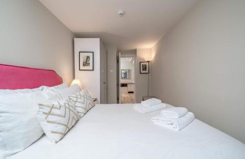 Pimlico Apartamento | Stylish 2BR Flat with Garden Near Buckingham Palace