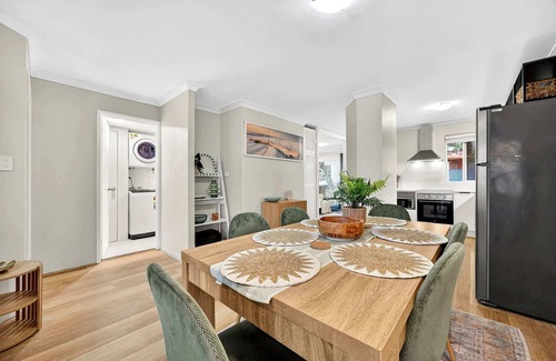 Fremantle Apartamento | Stylish 2BR Fremantle Apartment with Pool Access