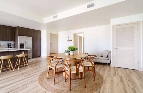 Parkside Apartamento | Stylish 2BR Hollywood Condo - Workspace & Parking