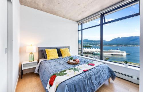 Gastown Apartamento | Stylish 2BR Loft in Historic Gastown with Mountain Views