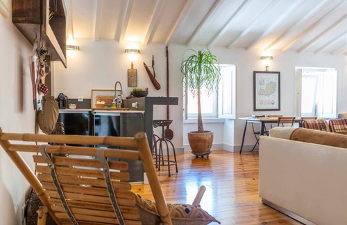 Sao Jose Apartamento | Stylish 2BR Loft w/Views Av. Liberdade & Metro