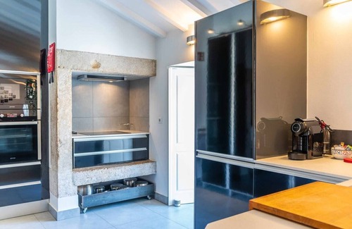 Sao Jose Apartamento | Stylish 2BR Loft w/Views Av. Liberdade & Metro